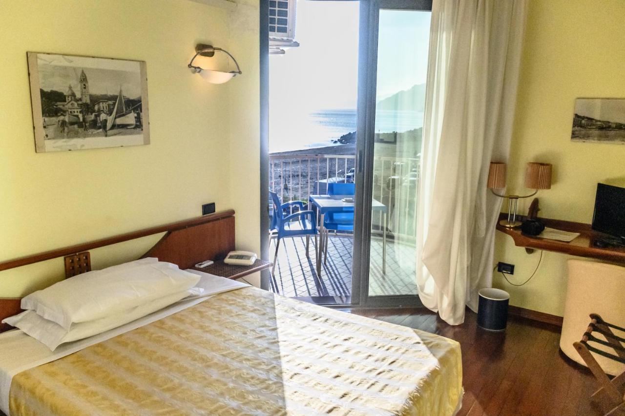Hotel Sirenella เมเล ภายนอก รูปภาพ