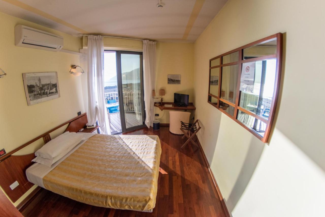 Hotel Sirenella เมเล ภายนอก รูปภาพ