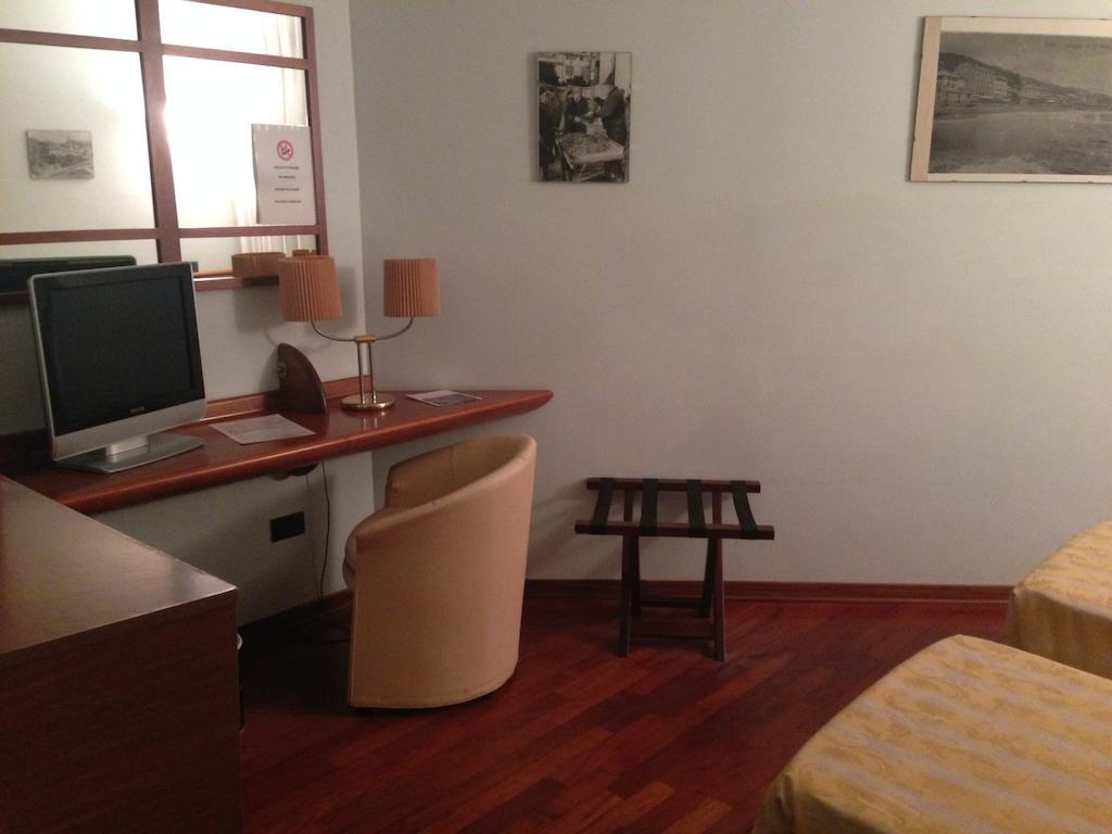 Hotel Sirenella เมเล ห้อง รูปภาพ