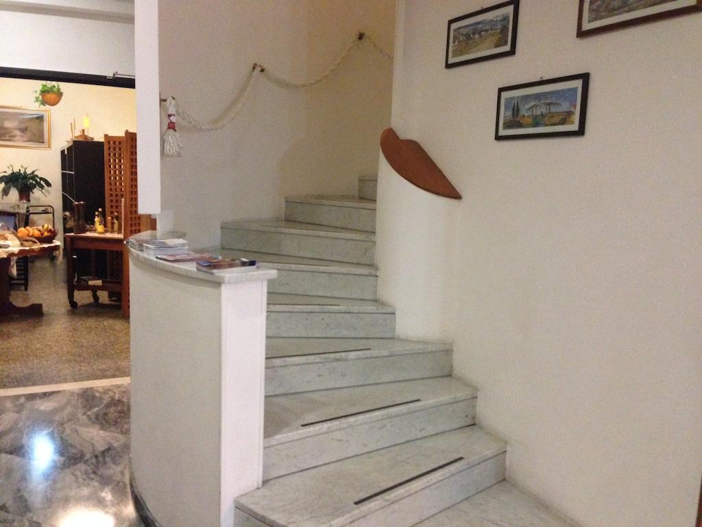 Hotel Sirenella เมเล ภายนอก รูปภาพ